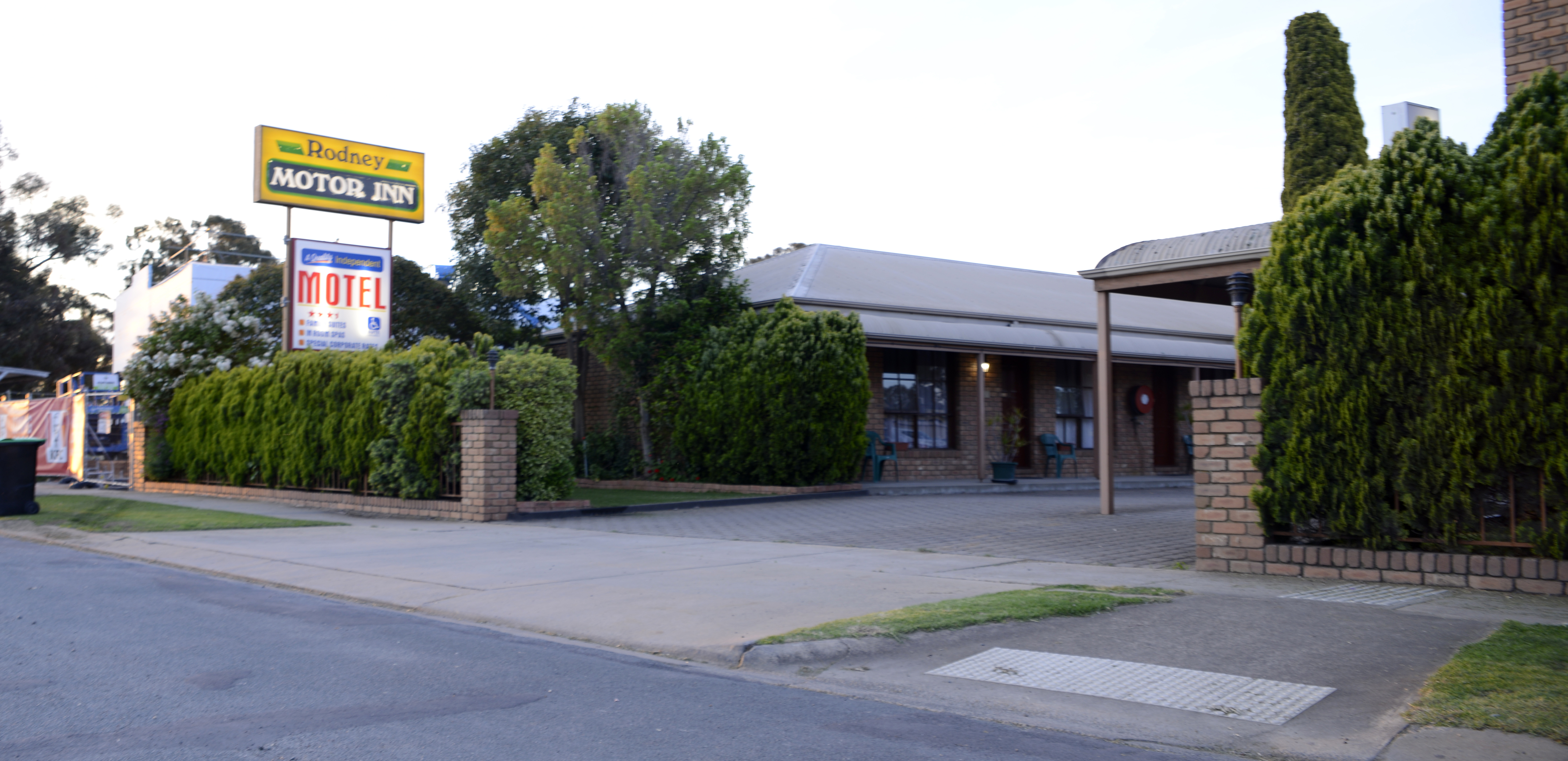 Rodney Motor Inn