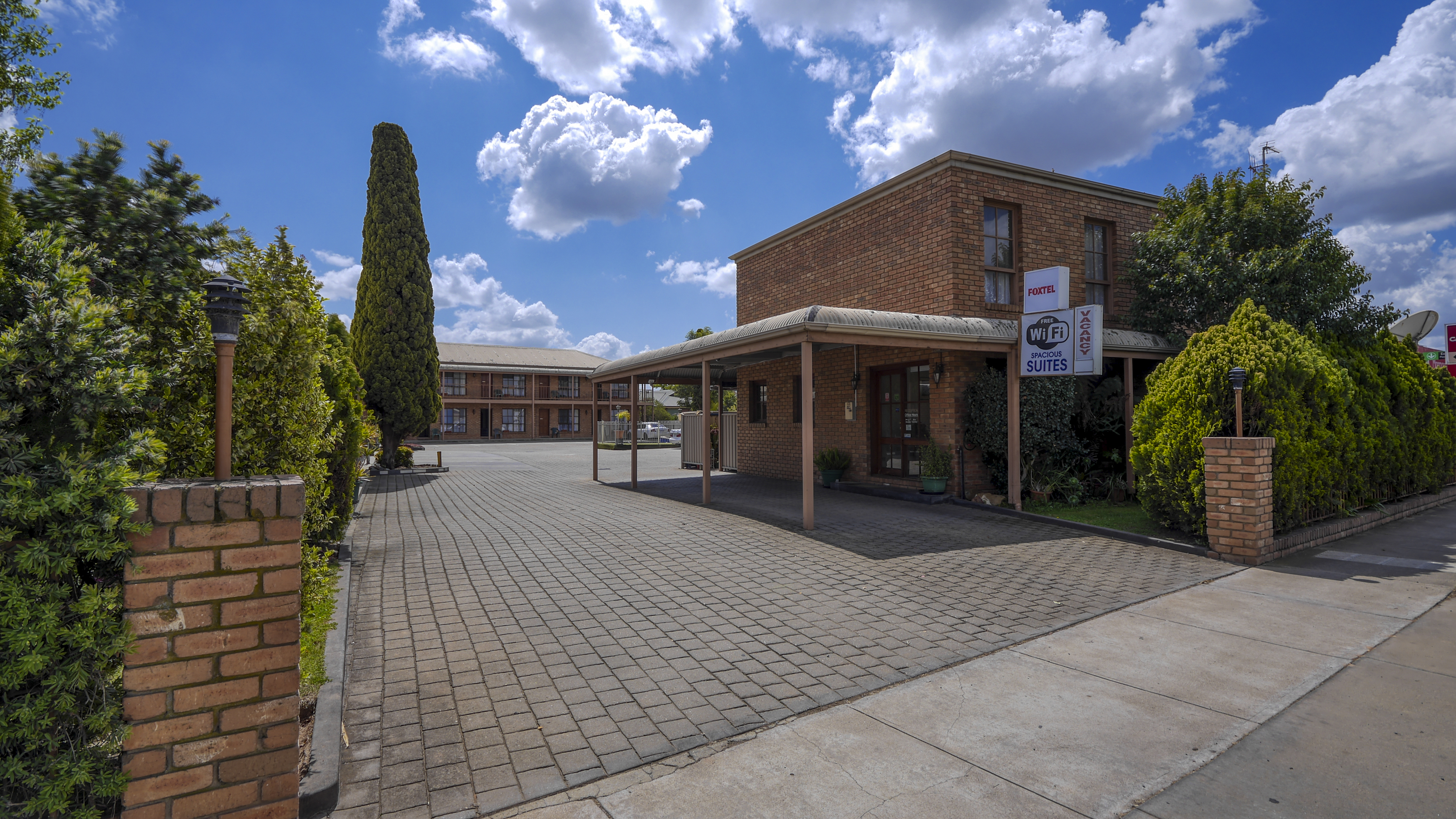 Rodney Motor Inn