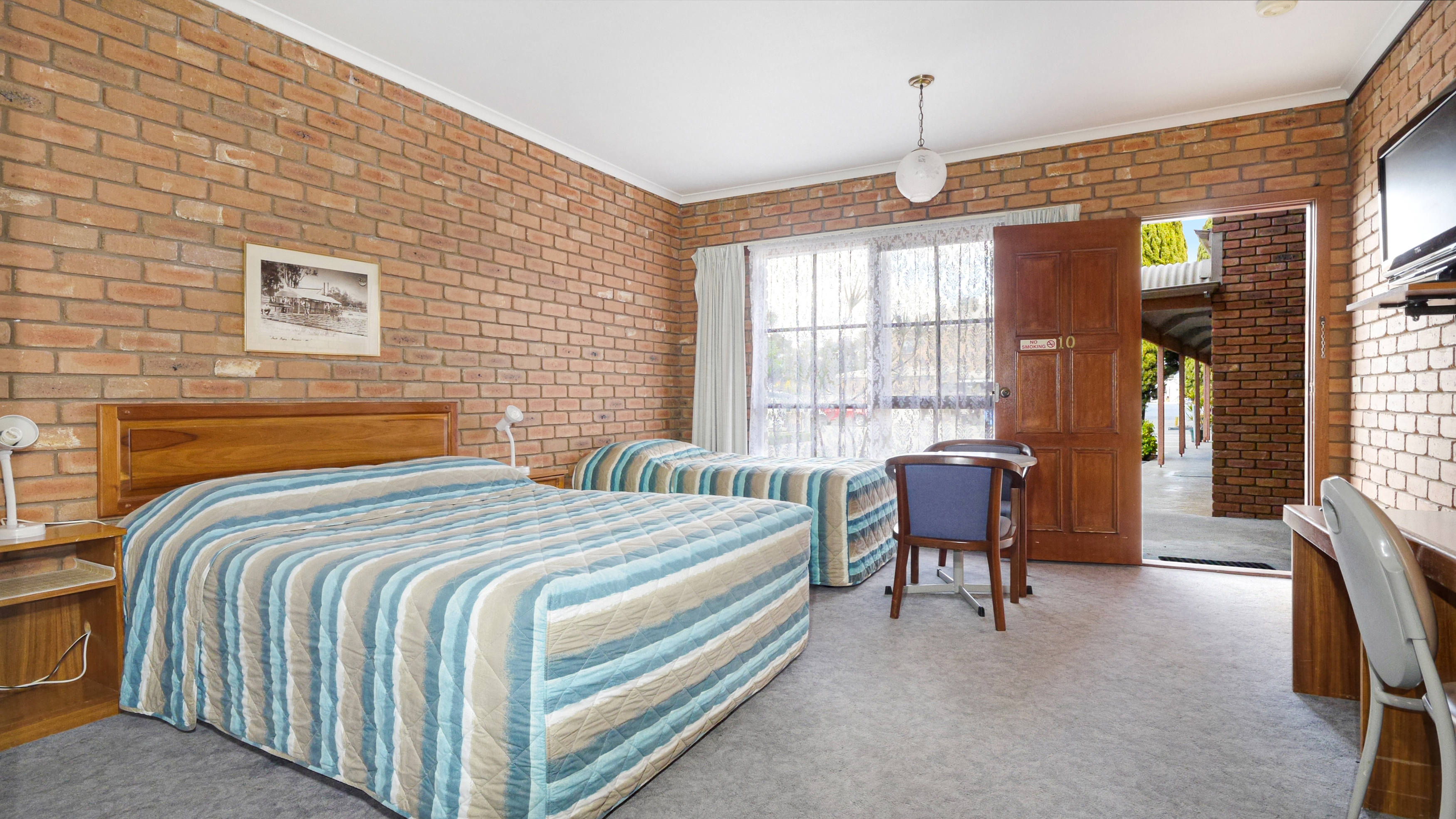 Rodney Motor Inn